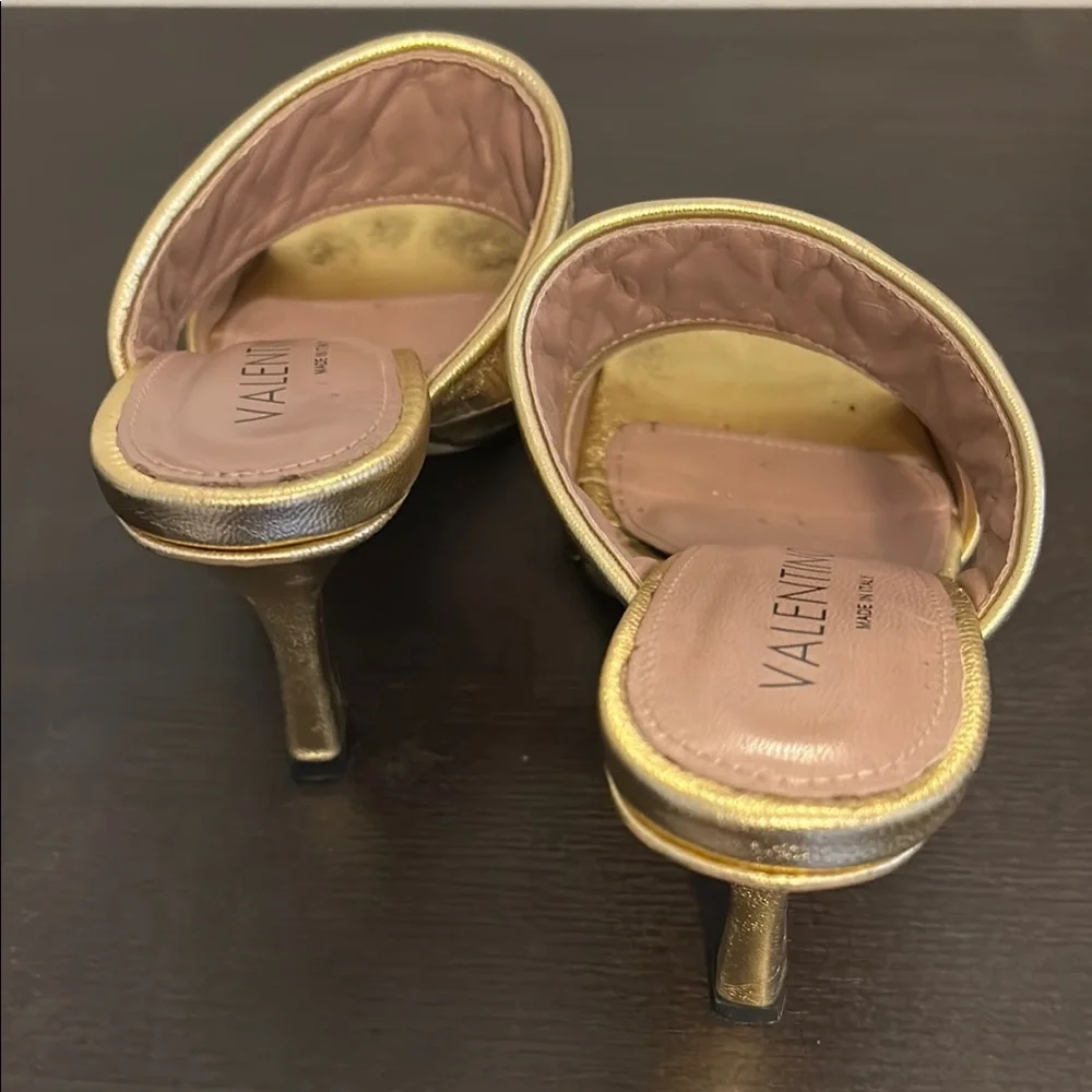 Valentino by Mario Valentino - Gold Heels Modern Geometric Design - Picture 2 of 3